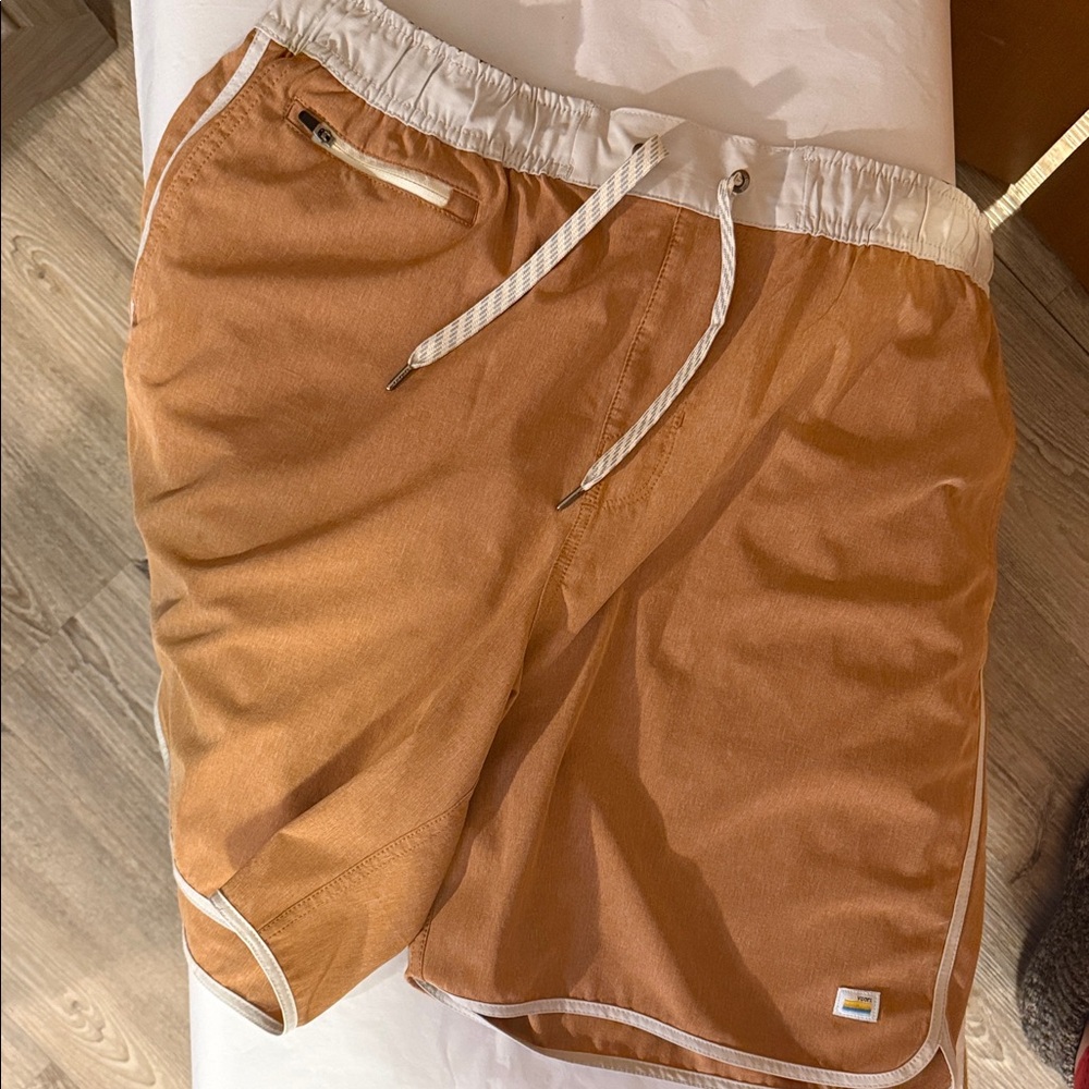 Vuori Banks Short 7” Men’s XXL Burnt Orange Rust Elastic Waist - Picture 4 of 6